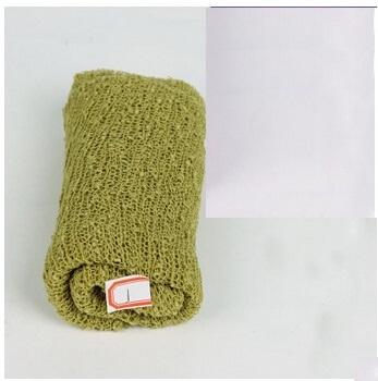 Couverture tricot avec capuchon pour bébés