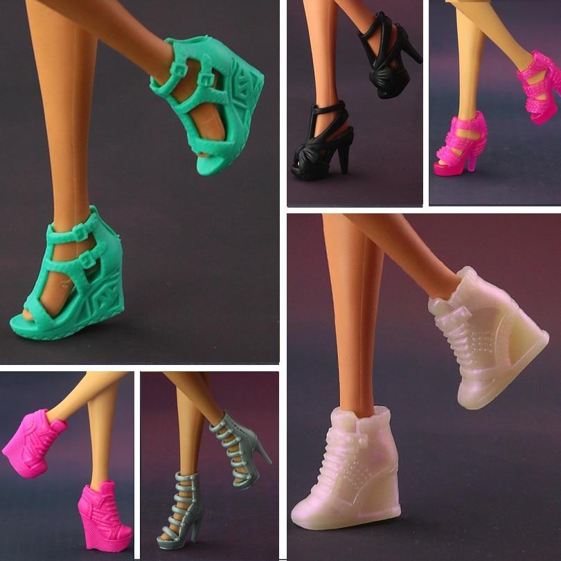 Chaussures pour poupée barbie